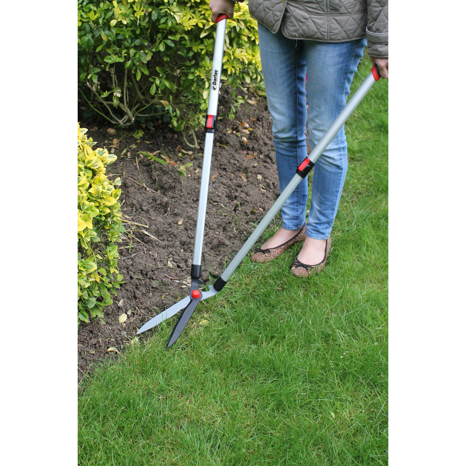 DP811 Shears Telescopic Lawn Goldcliff Garden Centre