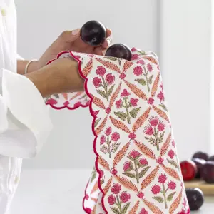 Scalloped Himalayan Wildflowers Pink Hand Block Print Napkin 45x45cm set of 4 - image 2